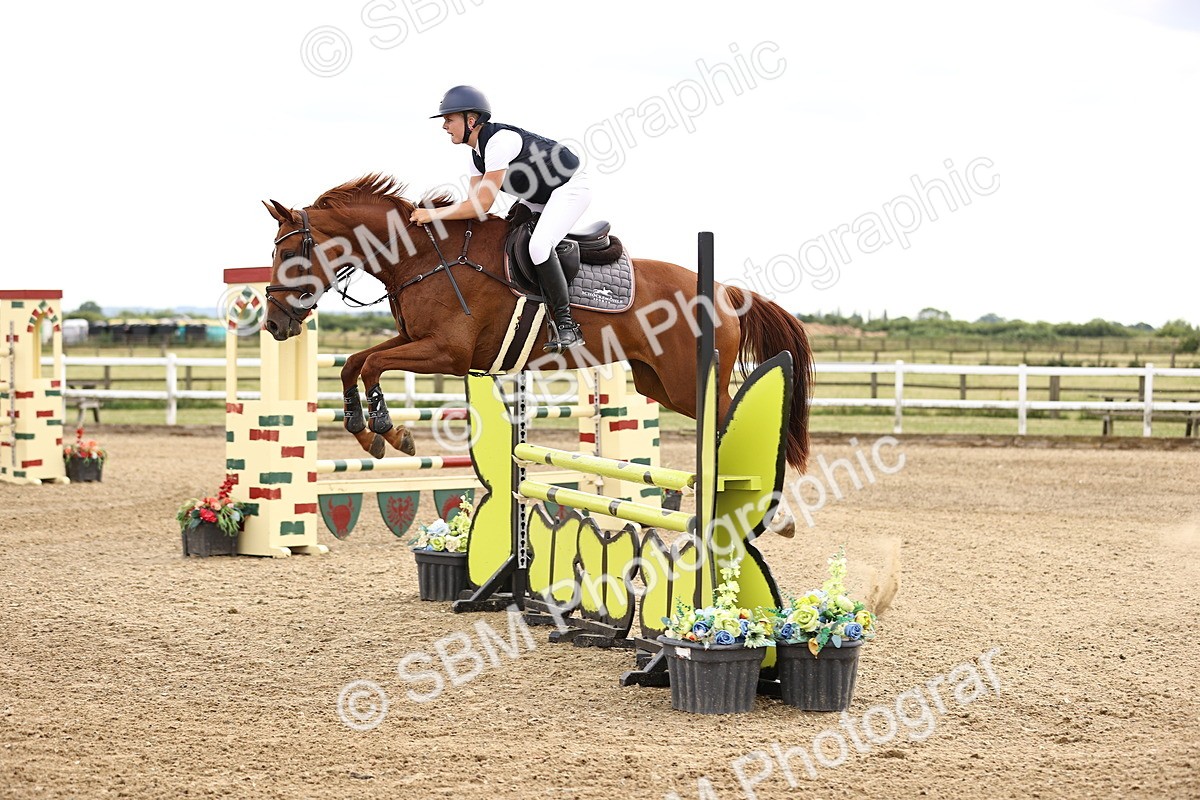 SBM_002303 - Class 18 - Ariat Senior British Novice- 90cm Open