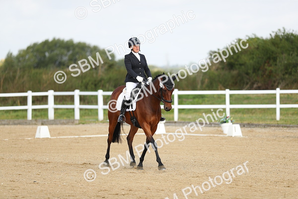 SBM_015461 - Class 14 - Novice 23 - 10.29-11.32