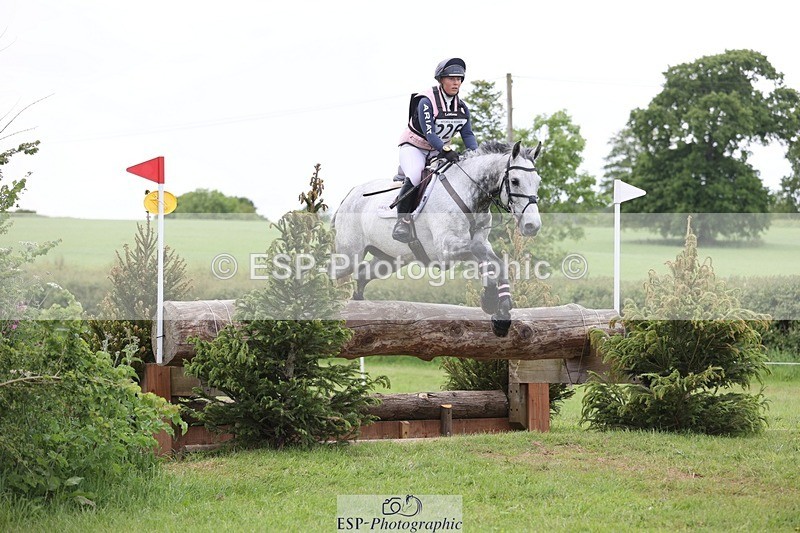 240525-155322-17124 - 226-CLONSHIRE_ON_TREND-Heidi_Coy