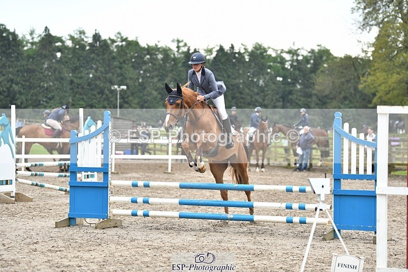 230512-092810-00319 - Cls 10 Snr 85cm Schooling