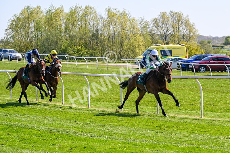 220426-Race 3-Cranachan-0303 - Race 3