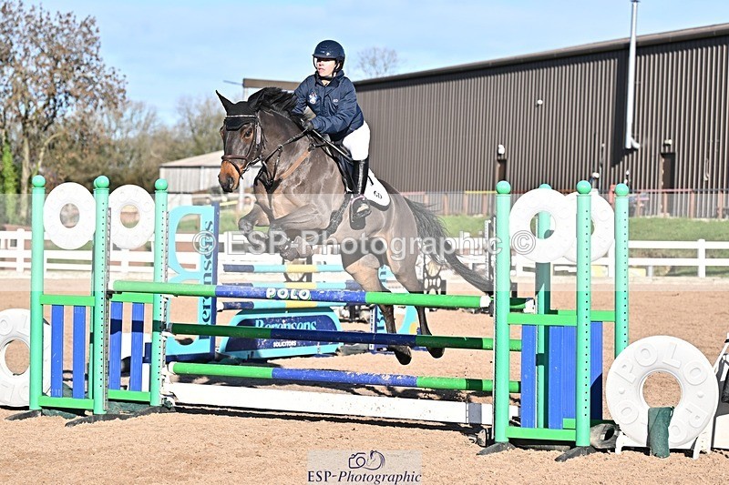 251119-130417-00420 - Cls 4 Newcomers and 1.10m Open