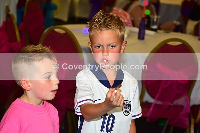 CON-370 - Joey and Ella