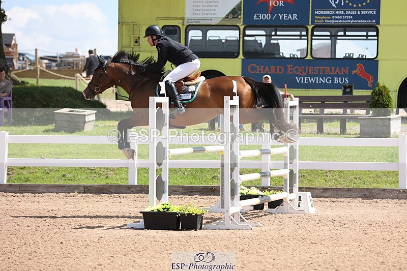 240718A-124042-05167 - Cls 9, 1 Star Bronze Tour 1.10m