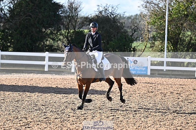 251203-131951-00679 - Cls 4 Newcomers and 1.10m Open