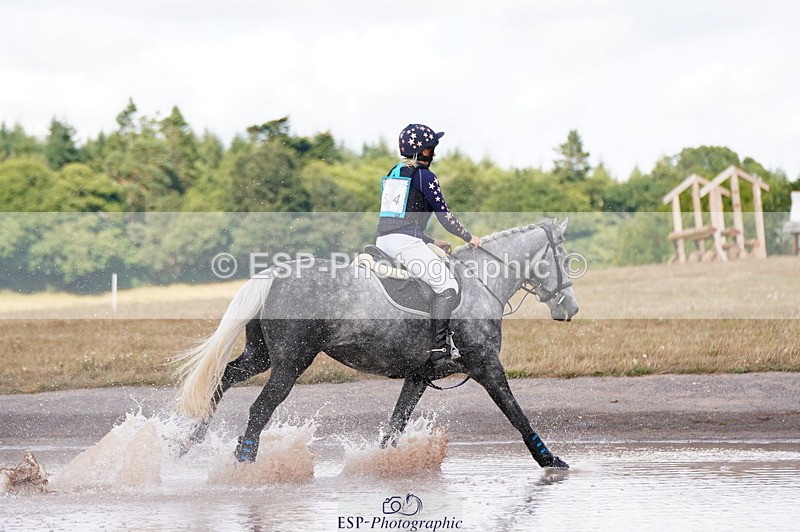 250803A-162132-17147 - Q-754-Leigh.Smallacombe-CRUISING.CARRA