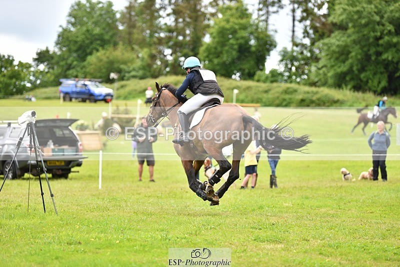 240526-115114-21017 - 428-COOLEY_SNAPCHAT-Selina_Milnes