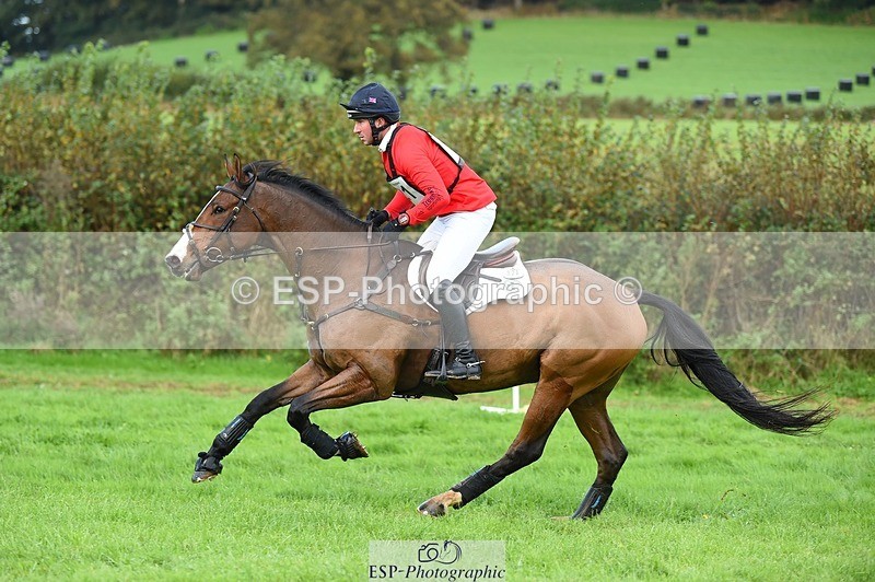 231022-134212-28498 - 321-MAN.ABOUT.TOWN.II-David.Doel-XC