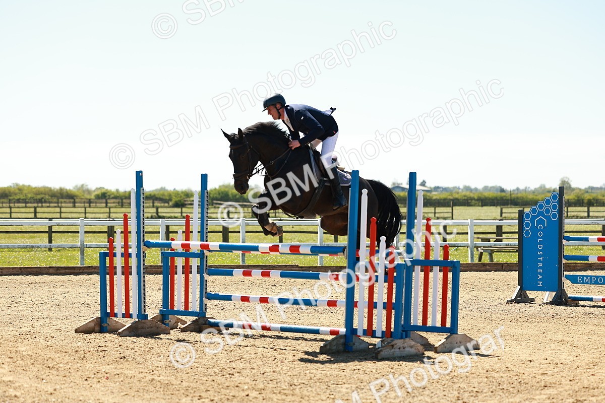SBM_001047 - Class 4 - Senior Newcomers 1.10m