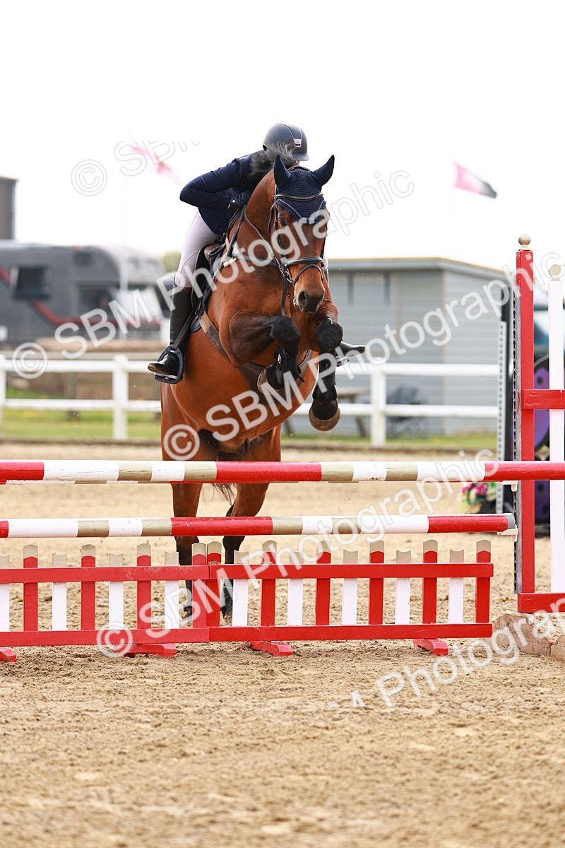  - Class 17 - Senior 1.05m