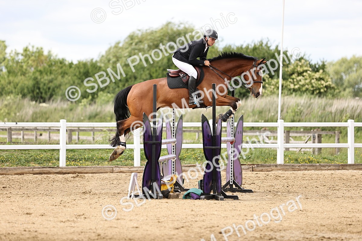 SBM_003427 - Class 11 - Senior Newcomers - 1.10m