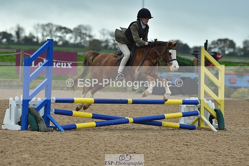 231119A-095732-04495 - Sun Cls 17+18 Club and Schools 70cm