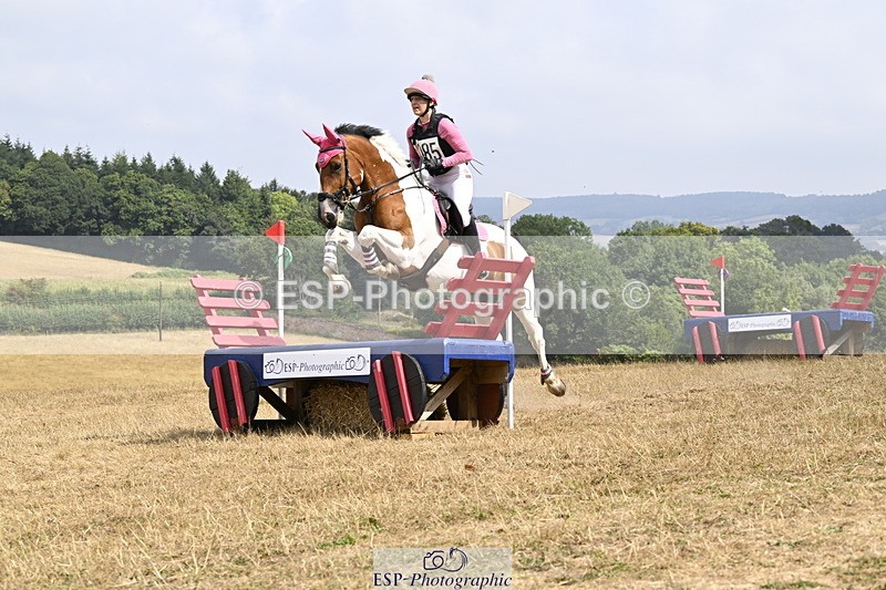 250824A-130613-36779 - 2010-Freya.Hallam-Deakin-Tommy