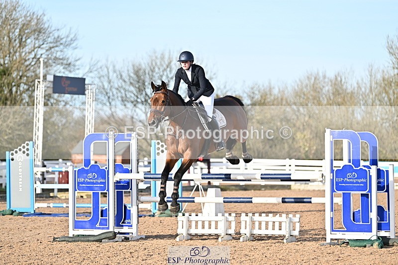 241113A-141139-00818 - Cls 05A&B Snr Fox & 1.20m Open