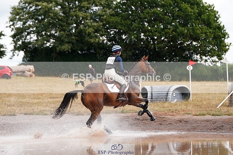 250803A-150010-15729 - P-710-Isla.Kitson-BLUES.CLOUD