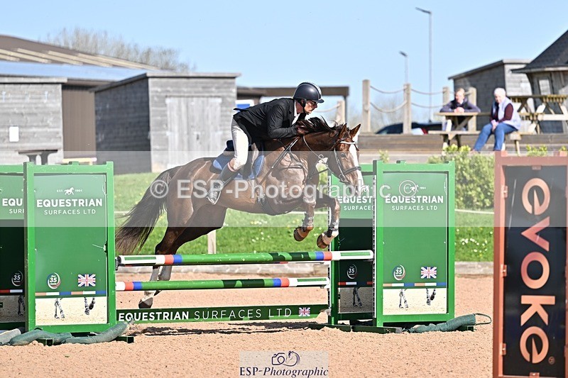 260408-103645-00196 - Cls 2 British Novice and 90cm
