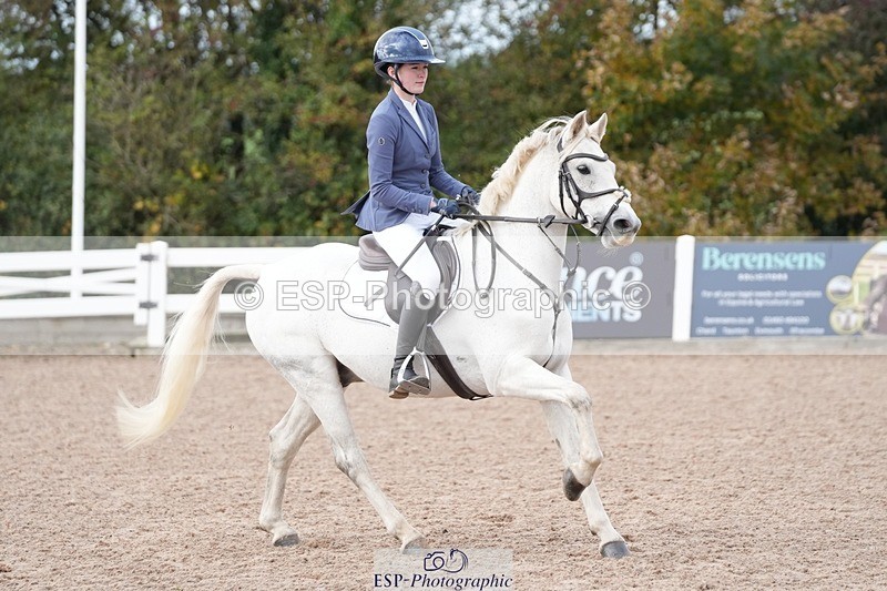 251026-115815-02283 - Cls 4 Pony Winter Novice + 80cm Open