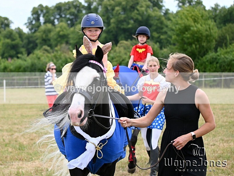 WJ6_8363 - Nancy & Churchill's first Show 22-06-25