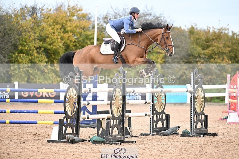251022-141433-00613 - Cls 6 Snr Foxhunter 1.20m