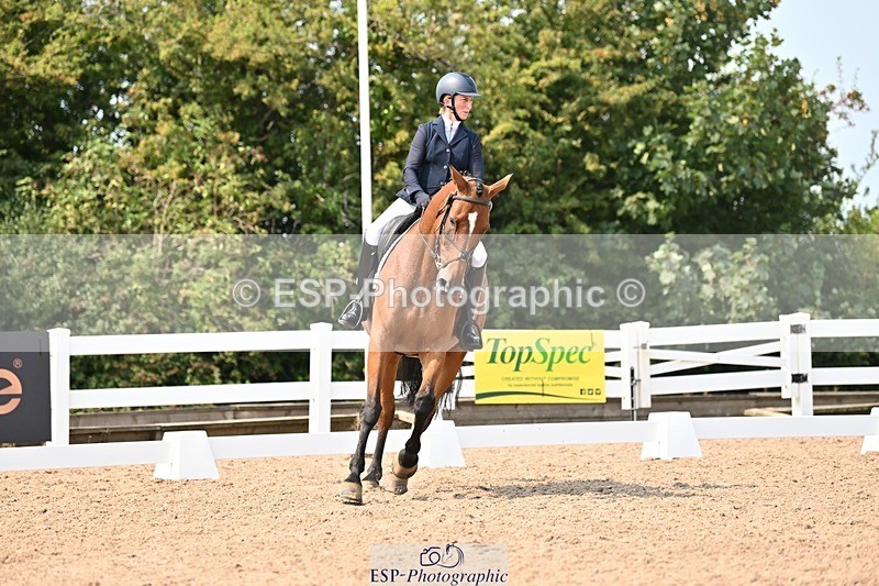 250816-134756-04768 - 117-Sophie.HawkeENORMOUSE