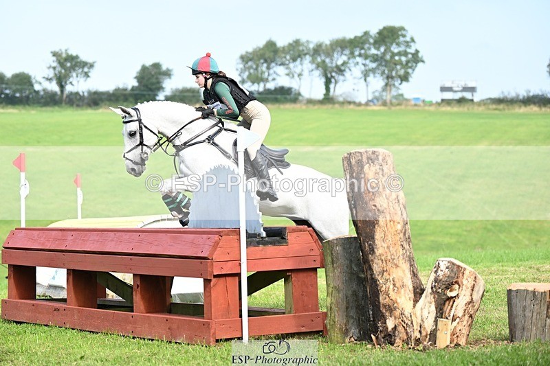 240831A-104308-00716 - 101-Issy.Perry-DATE.NIGHT