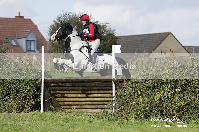  WWHT 171021 3950 - Open (1.00m)  17/10/21