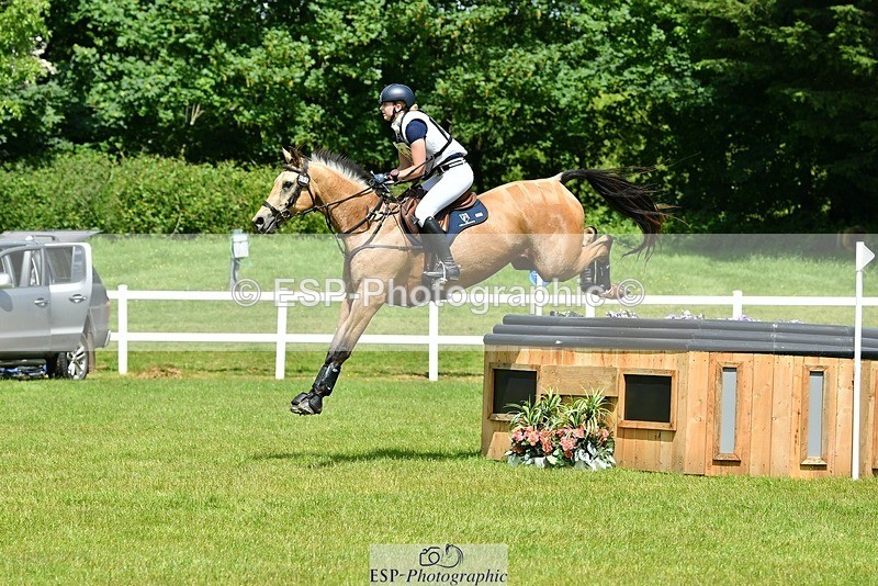 230528-135209-17313 - 464-GRANDE_BY_DESIGN-Emma_Manton-XC