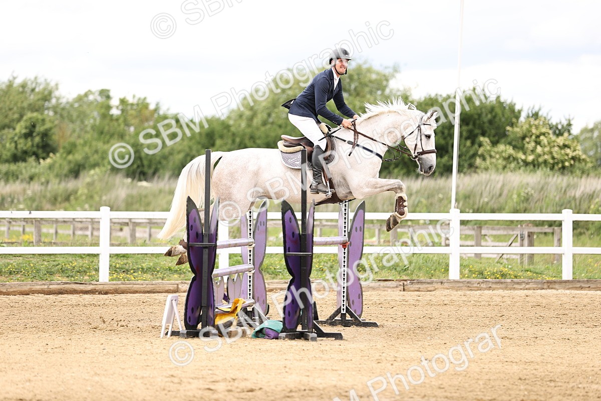 SBM_003014 - Class 11 - Senior Newcomers - 1.10m