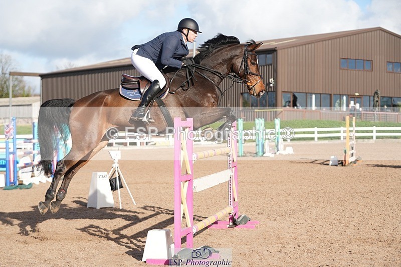 251108-125444-02596 - Cls 13 Foxhunter and 1.20m Open