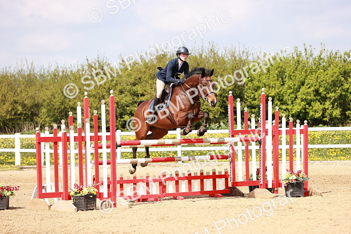  - Class 26 - Senior Foxhunter - 1.20m