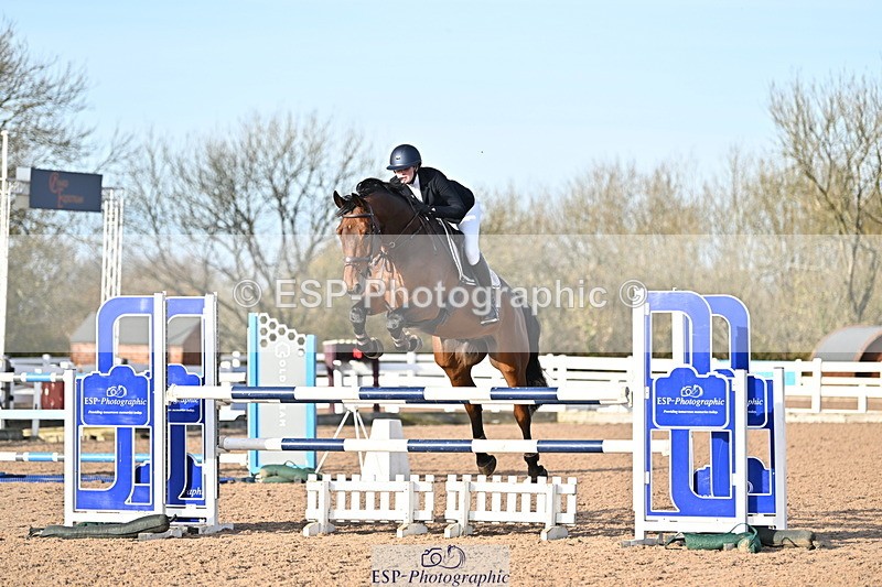 241113A-141139-00817 - Cls 05A&B Snr Fox & 1.20m Open