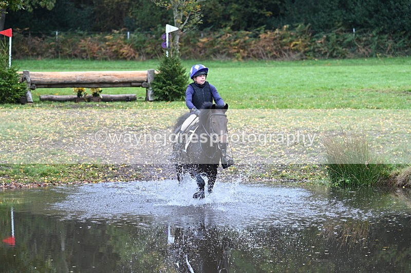 WJ7_3004 - Time 10:47 to 11:11 at the water