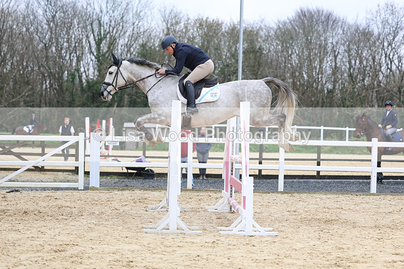 3E7A7619 - Class 8: Senior Newcomers/1.10m open