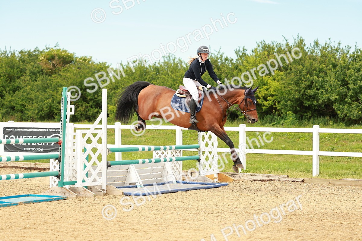 SBM_002123 - Class 4 - Senior Newcomers - 1.10m