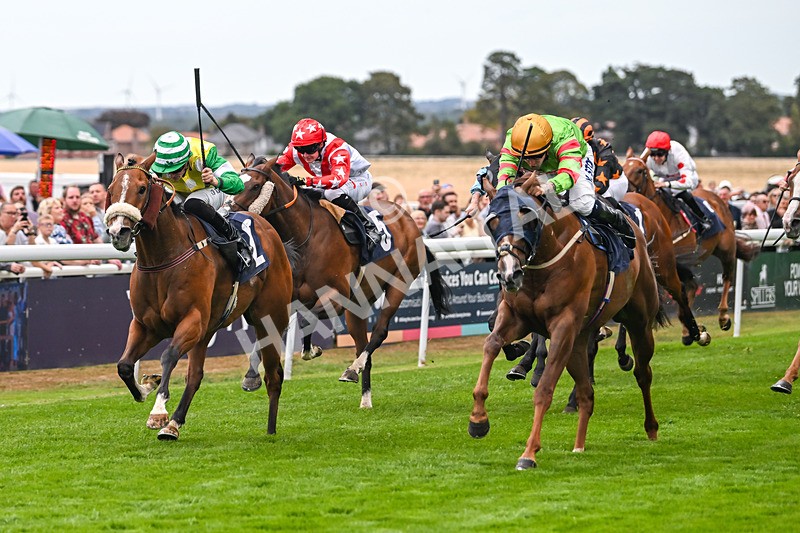 300825-Race 6-Hundred Caps-1802 - Race 6