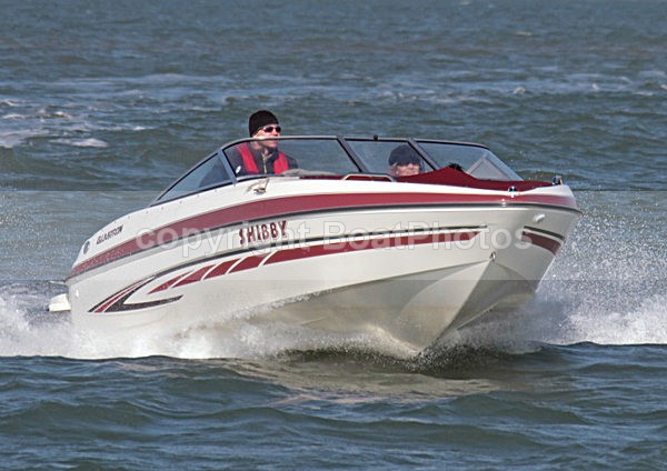 111015 SHIBBY IMG_8110 - Speedboats
