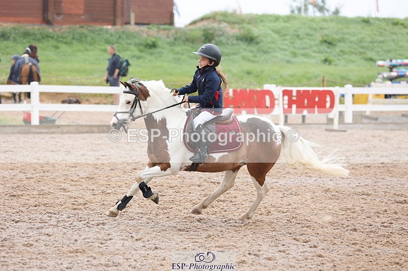 240630A-100733-11738 - Cls 30 British Novice and 80cm Open