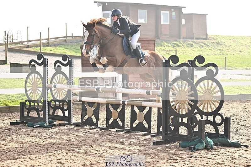 250209-113455-01556 - Cls 6 Pony Newcomers and 1m