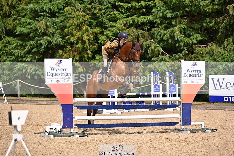 250802A-145456-06074 - F-275-Maisie.Randle-NINE'S.ENOUGH