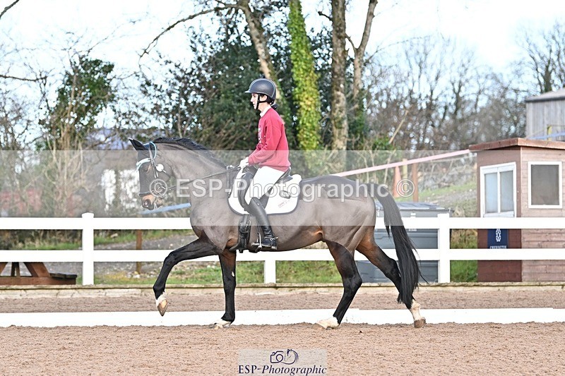 241214-122404-01596 - 132-Alys.Matravers-VORVASHILL.VERTIGO