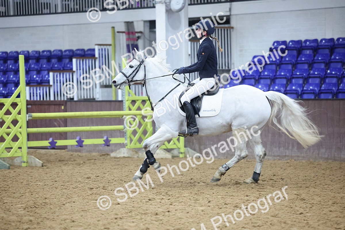 SBM_003215 - Class 11 - Blue Chip Pony Newcomers - 1.00m Open