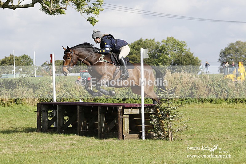  WWHT 171021 3054 - Intermediate (0.90m)  17/10/21