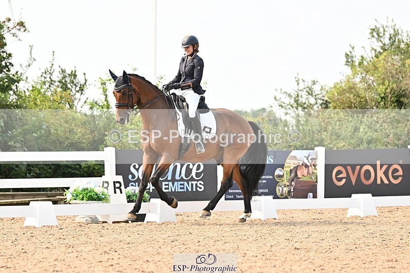 250816-155831-06015 - 041-Lucie.StokoeLed.Zeppelin