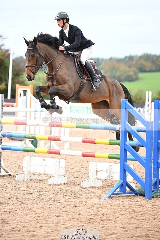 251022-142043-00634 - Cls 6 Snr Foxhunter 1.20m