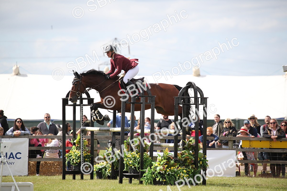 SBM_17518 - Class 208 - Senior Foxhunter 1.20m Open