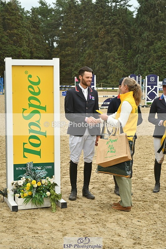 250525A-162213-18926 - Presentations Section D CCI 4 Star