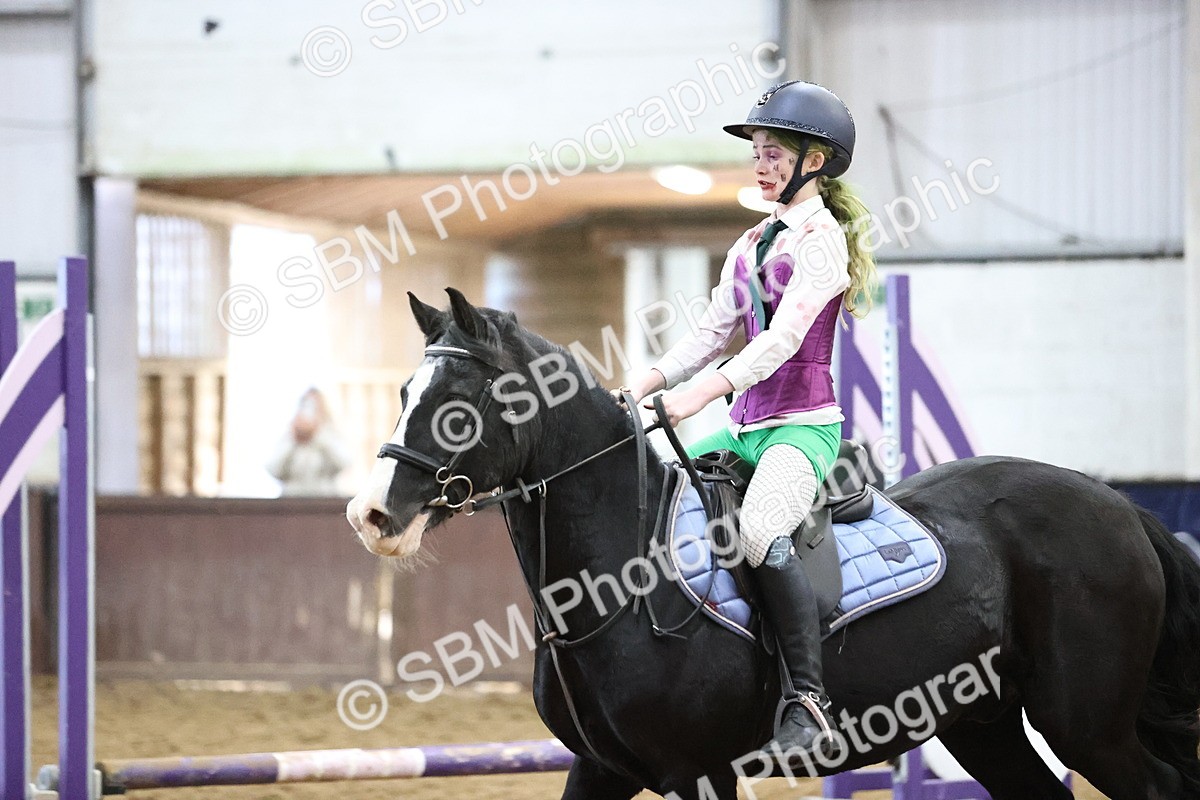 SBM_001646 - Class 3 - Horse & Hound 60cm