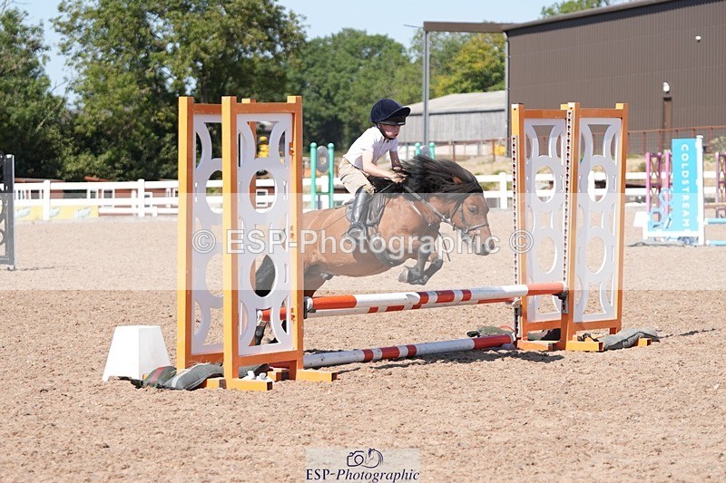 260811-152534-00033 - Cls 1 and 2 Clear Round