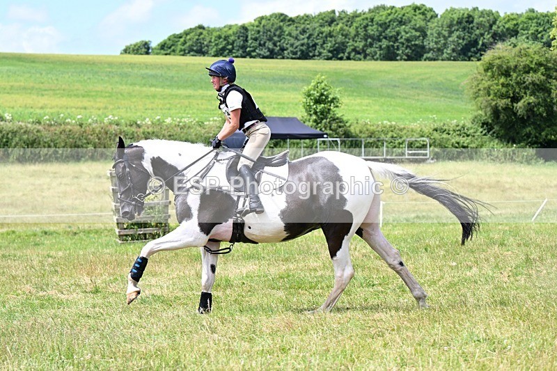 240630X-130549-7657 - 373-Maddy_Hand-LANGALLER_BLUE_MOON