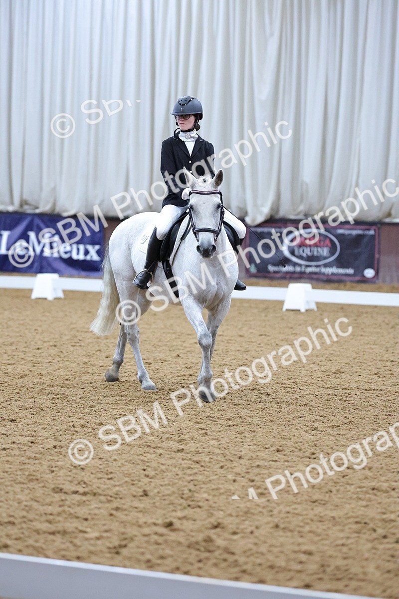 SBM_000115 - Class 2 - Intro 3 Championship - 8.51-9.47